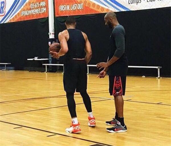 另一端是与 另一端是与